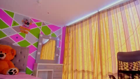 Im Laura. buy my contentcompra mi contenido offline  online show from December 2, 6:39 pm