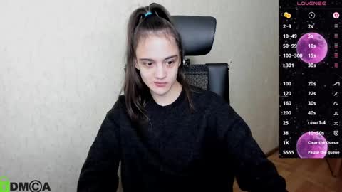 littleashleyy online show from April 23, 8:32 pm