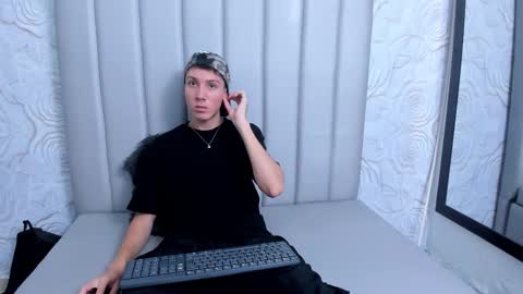 DANNY online show from December 1, 6:06 pm