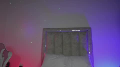 littlee_emma_ online show from February 20, 4:45 am