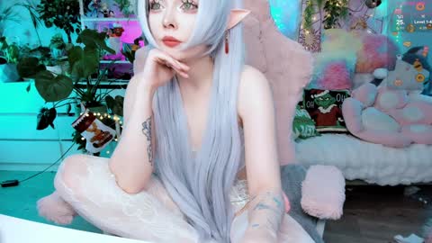 Snapshot of littleflufflepuff chatting on January 4, 5:37 pm Riza Riri Puff  online show from January 4, 5:37 pm