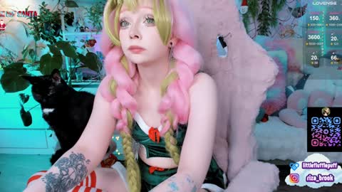 Snapshot of littleflufflepuff chatting on December 26, 2:22 am Riza Riri Puff  online show from December 26, 2:22 am