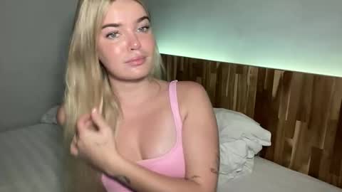 Marciabrady online show from March 28, 4:47 am