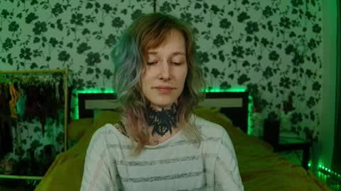 Snapshot of littlespacemouse chatting on October 21, 1:44 am Niki free tg channel with some photos gifs and info about streams online show from October 21, 1:44 am