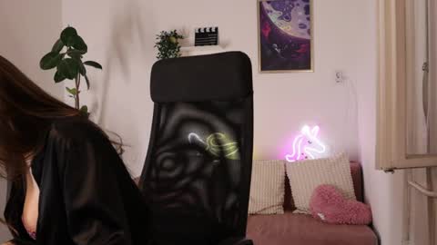 littlestellaspark online show from April 24, 6:43 pm