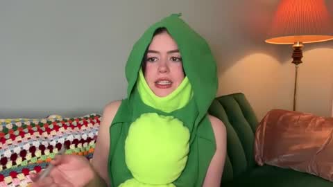 Snapshot of littlesugarpea chatting on January 4, 3:50 am Little Sugar Pea  online show from January 4, 3:50 am