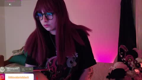 Valerie  online show from May 30, 1:37 am