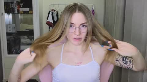 Eliana online show from January 30, 3:08 pm