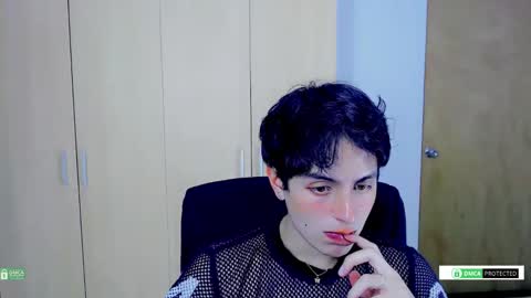 littlezhalem online show from November 22, 4:33 am