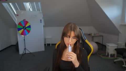 Sheryl online show from April 22, 10:22 am