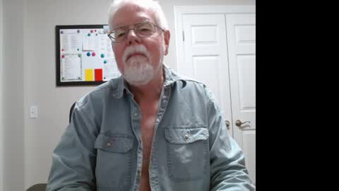 livinfree69 online show from April 6, 11:44 am
