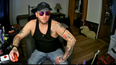 livingpuddle online show from April 30, 8:25 pm