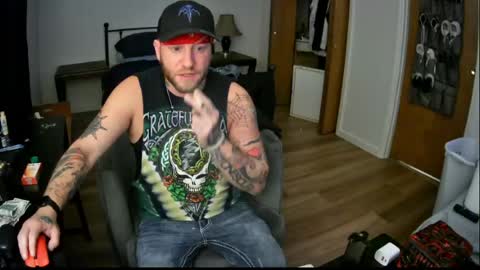 livingpuddle online show from May 3, 6:41 am