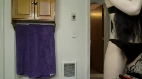 Liv Mirage online show from February 20, 9:20 pm