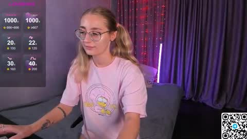 My name is Livy Nice to meet you  Thumbs up please its important online show from September 22, 6:34 pm