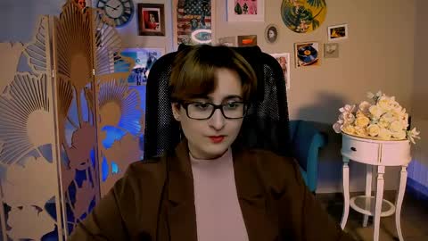 LixeLuna online show from April 8, 6:38 am