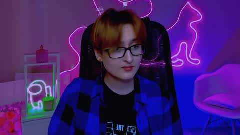 LixeLuna online show from April 4, 6:42 am