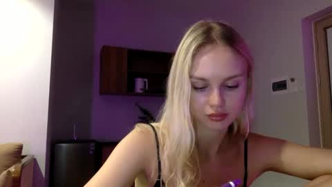 Snapshot of liya_69 chatting on October 22, 11:23 am Liya online show from October 22, 11:23 am