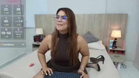 Snapshot of liz_ariza chatting on October 10, 3:45 am Liz online show from October 10, 3:45 am