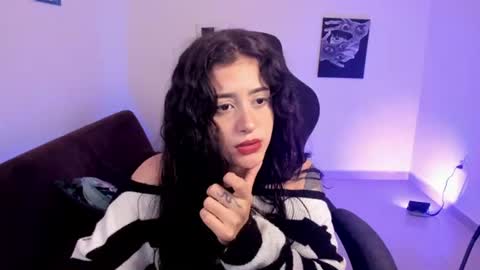 Elizabeth online show from July 21, 6:37 am