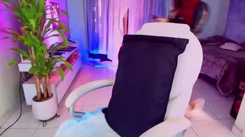 Liza Goth online show from July 31, 9:49 pm
