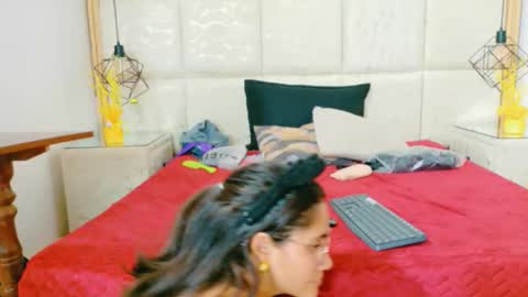 lizANDjuan online show from October 7, 2:29 am