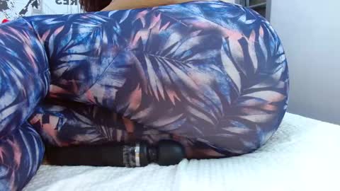 L I Z  E T H   online show from February 5, 12:14 am