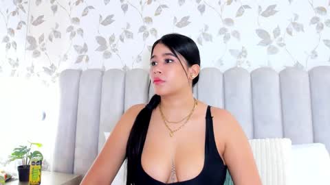 LIZZ   online show from February 24, 8:56 pm