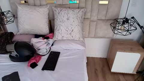 Lizz  online show from October 16, 12:49 pm