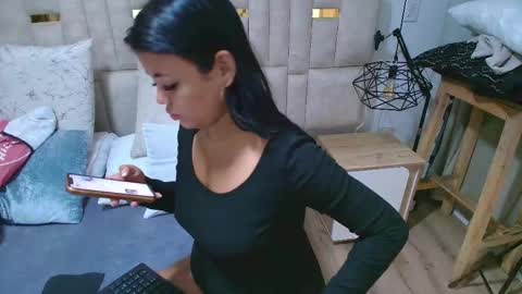 Lizz  online show from October 30, 11:55 am