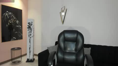 Lizzi  online show from February 23, 8:44 pm