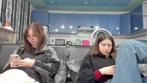 lizzi_muur online show from February 18, 3:31 pm