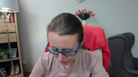 Lizzy online show from April 23, 4:53 am