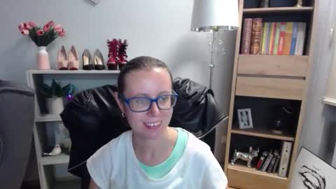 Lizzy online show from September 9, 4:23 am