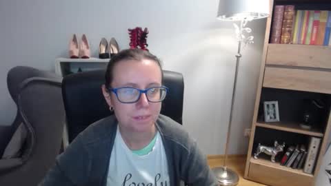 Lizzy online show from September 17, 4:27 am