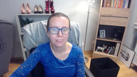 Lizzy online show from October 23, 5:31 am