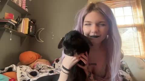 Snapshot of lizzyylovesick chatting on March 5, 1:50 pm lizzybunny online show from March 5, 1:50 pm