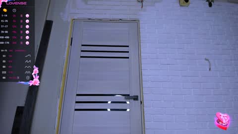 ljusj000 online show from January 8, 2:14 pm