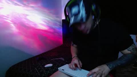 lliamm 2 online show from November 14, 7:32 am