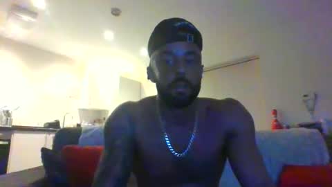 Leon online show from November 29, 11:34 pm