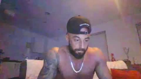 Snapshot of llleeeooonnn69 chatting on October 27, 9:04 pm Leon online show from October 27, 9:04 pm