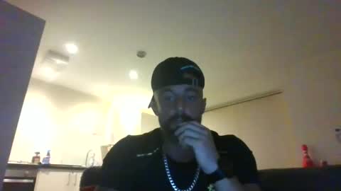 Snapshot of llleeeooonnn69 chatting on December 10, 11:30 pm Leon online show from December 10, 11:30 pm