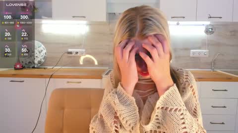 Ashley Urban online show from December 13, 11:39 pm