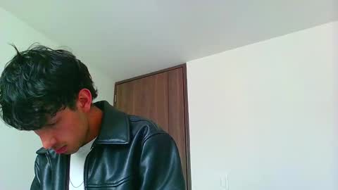Snapshot of logaan_grey chatting on January 4, 7:44 pm logaan_grey online show from January 4, 7:44 pm