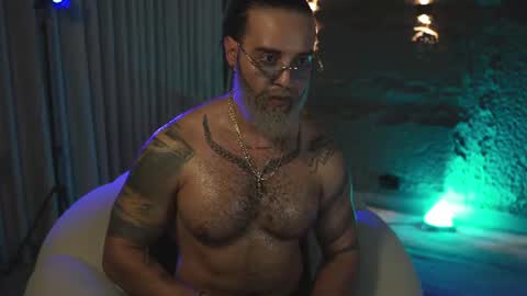 logan_cardenas1 online show from June 11, 12:32 am