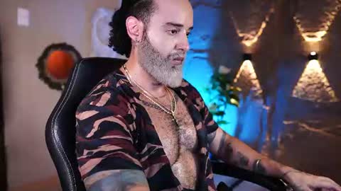 logan_cardenas1 online show from June 12, 3:49 am