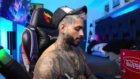 logan_hugh8 online show from February 16, 10:30 pm