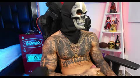 logan_hugh8 online show from December 19, 11:57 pm