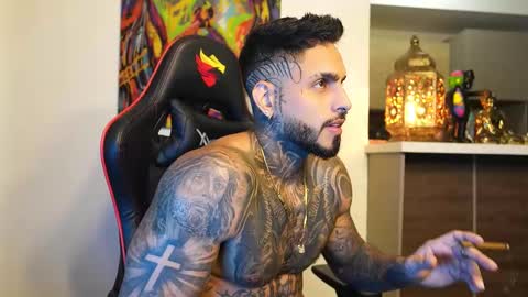 logan_hugh8 online show from September 21, 4:05 am