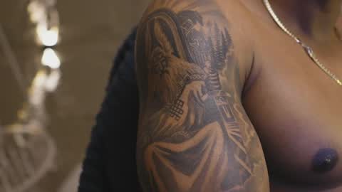 logan_varela online show from April 18, 7:07 pm